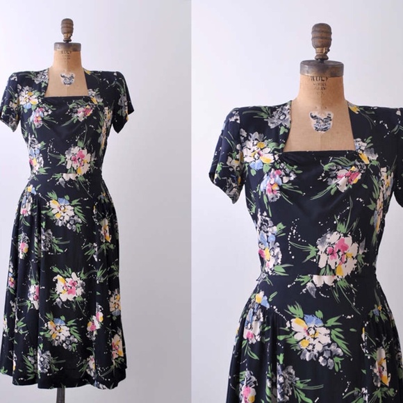 Vintage 1940s Rayon Day Dress - Picture 2 of 6
